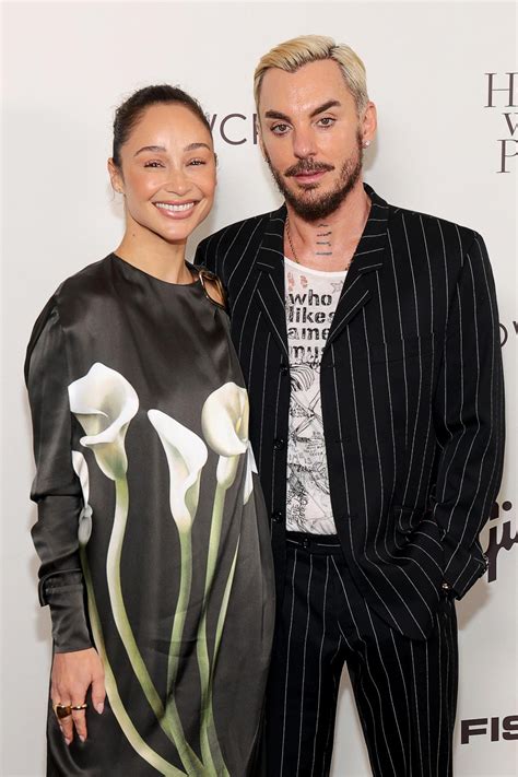 is shannon leto gay|Cara Santana Gushes About ‘Great’ Relationship With Boyfriend。